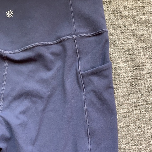 NWT Athleta Salutation Stash Pocket Crop, M - Picture 10 of 10